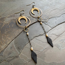 Load image into Gallery viewer, Crescent Moon Comet Earrings with Pearl
